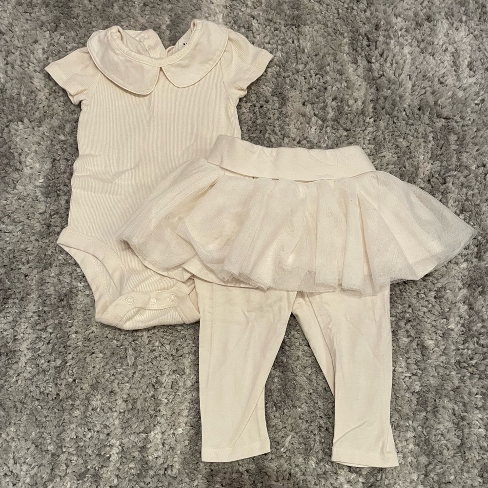 Baby Gap cream set 6-12m - NEW!